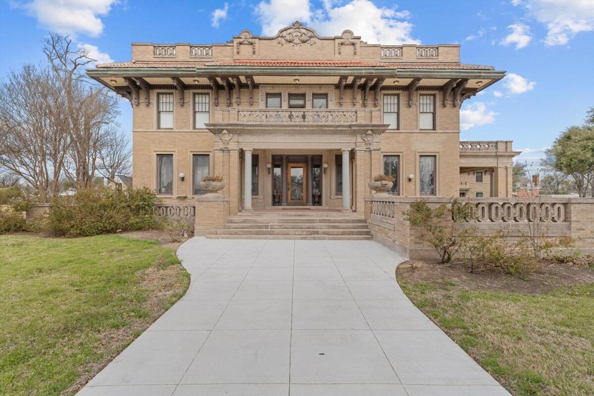 Historic Migel House In Downtown Waco Villa Екстериор снимка